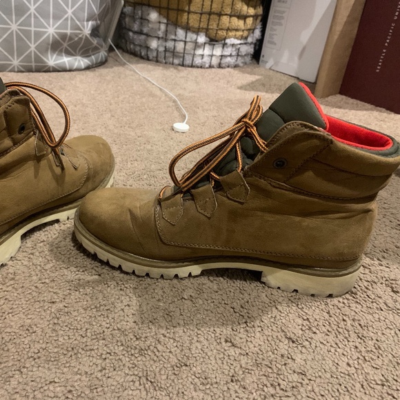 Brown boots - Picture 4 of 5